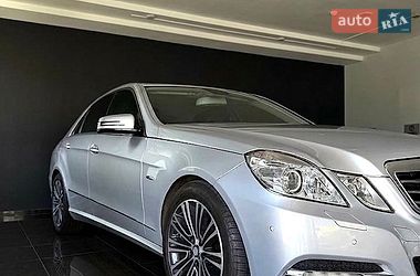 Седан Mercedes-Benz E-Class 2010 в Николаеве