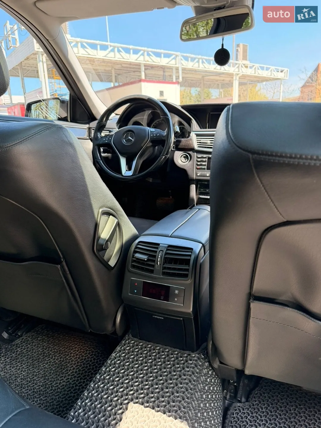 2012 Mercedes-Benz E-klasse - мініатюра 35