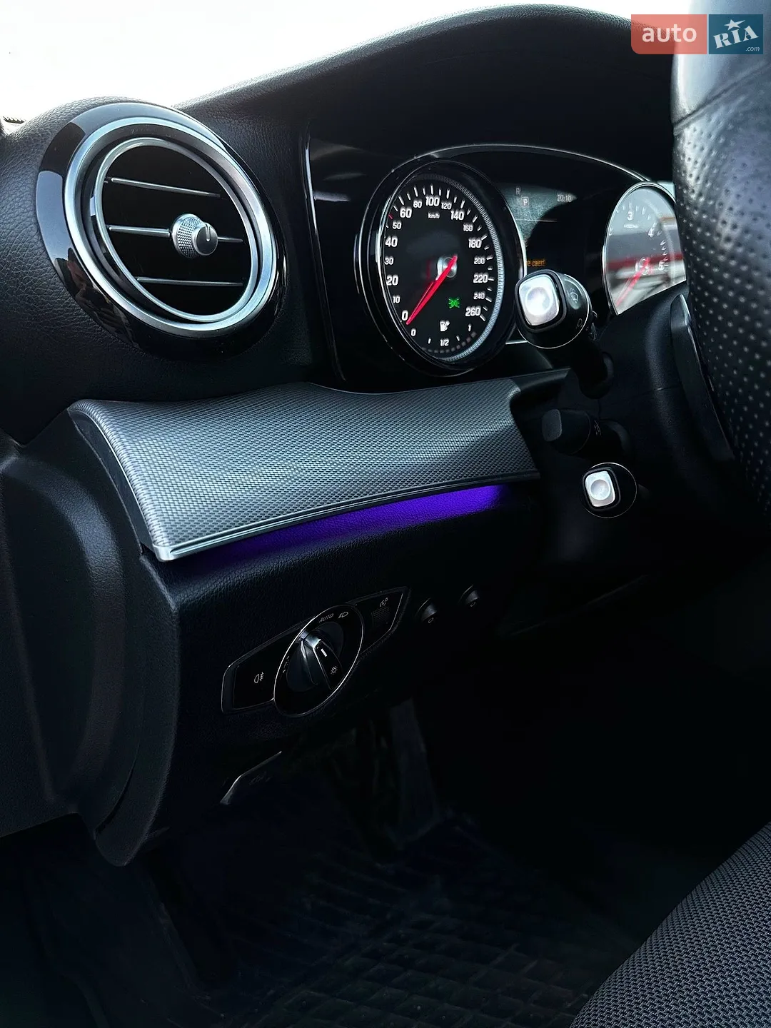 2016 Mercedes-Benz E-klasse - мініатюра 31