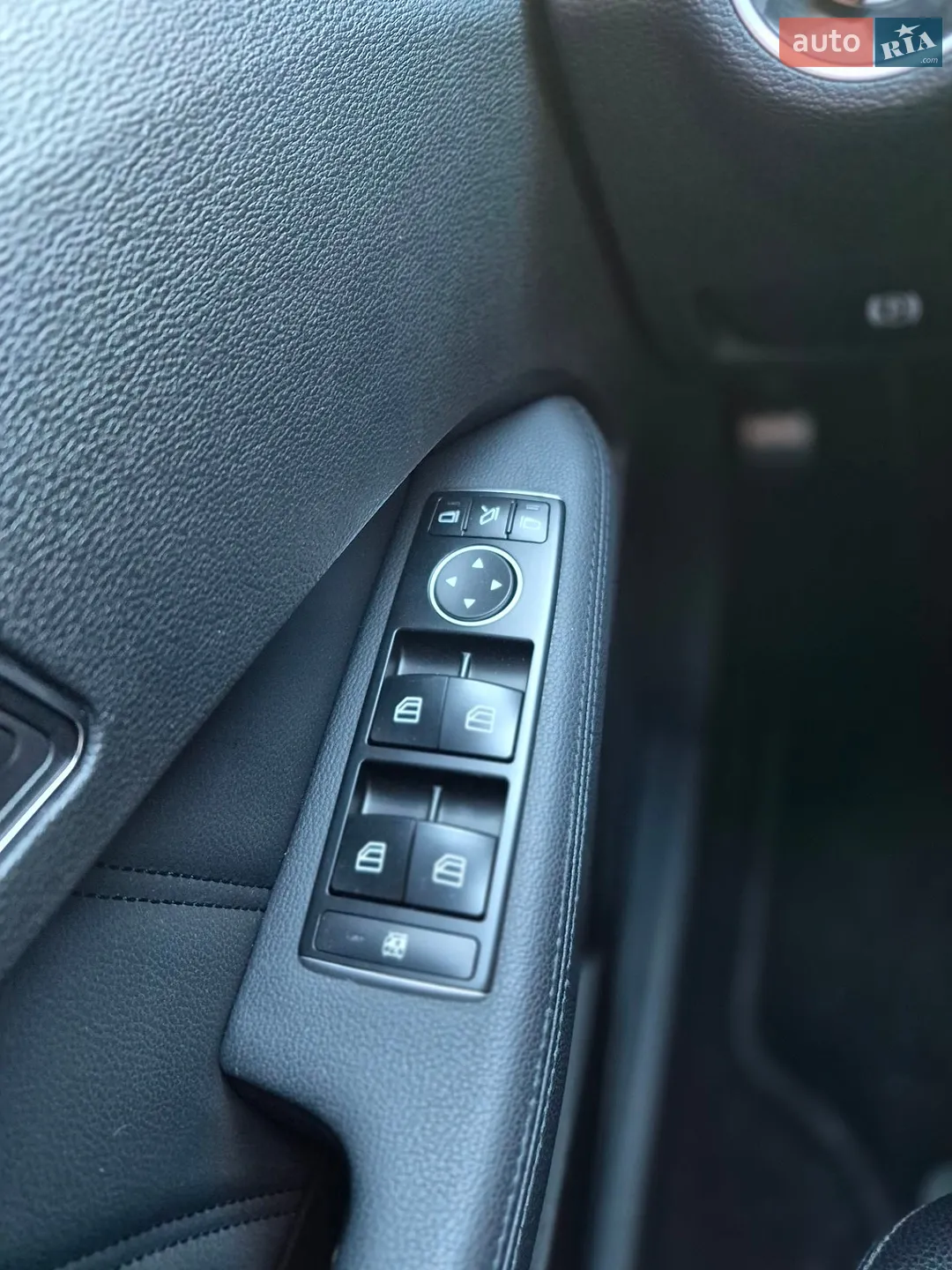 2012 Mercedes-Benz E-klasse - мініатюра 21