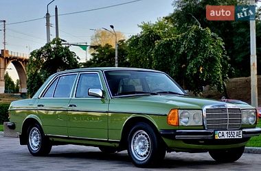 Седан Mercedes-Benz E-Class 1984 в Днепре