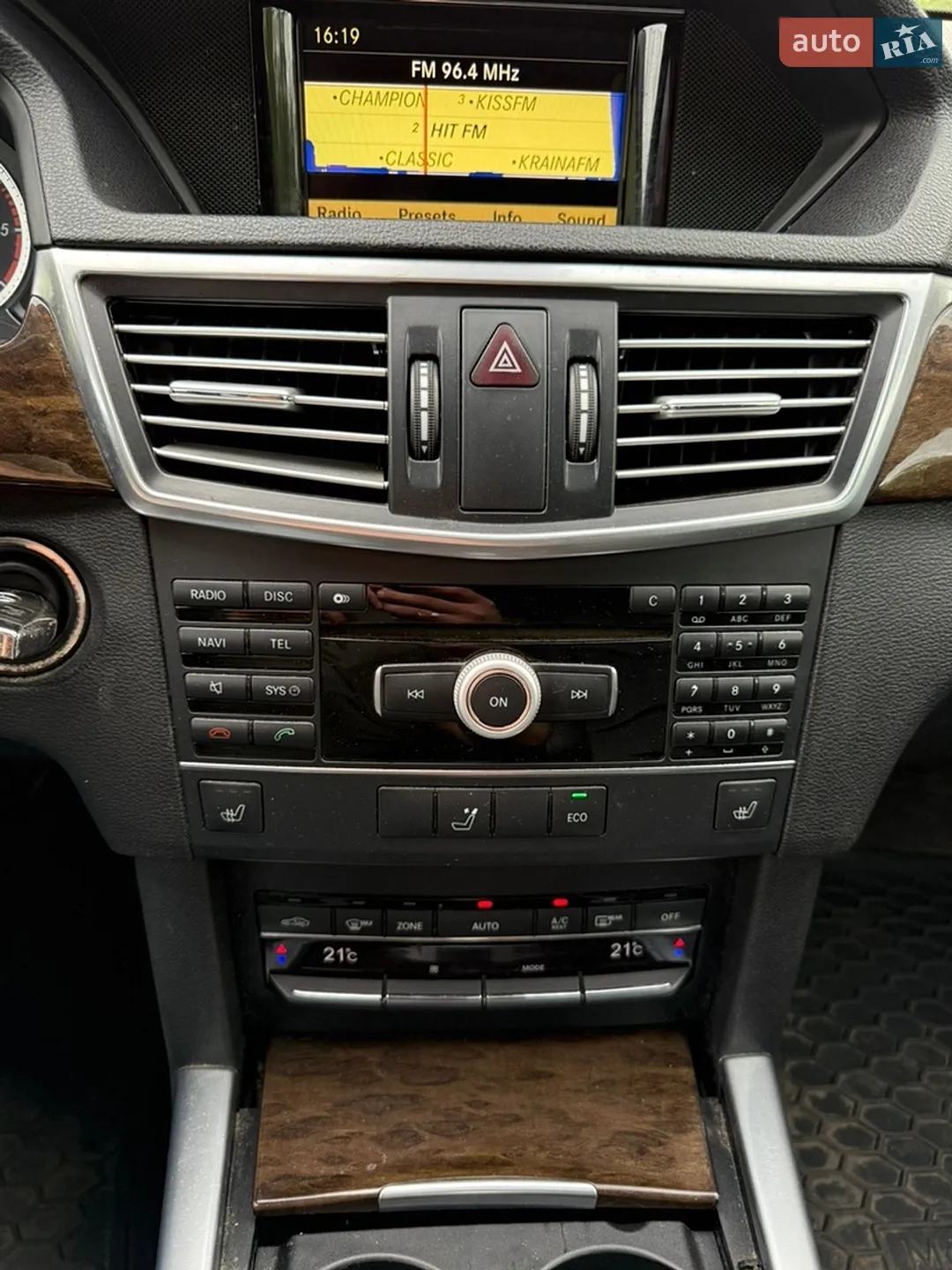 2012 Mercedes-Benz E-klasse - мініатюра 21