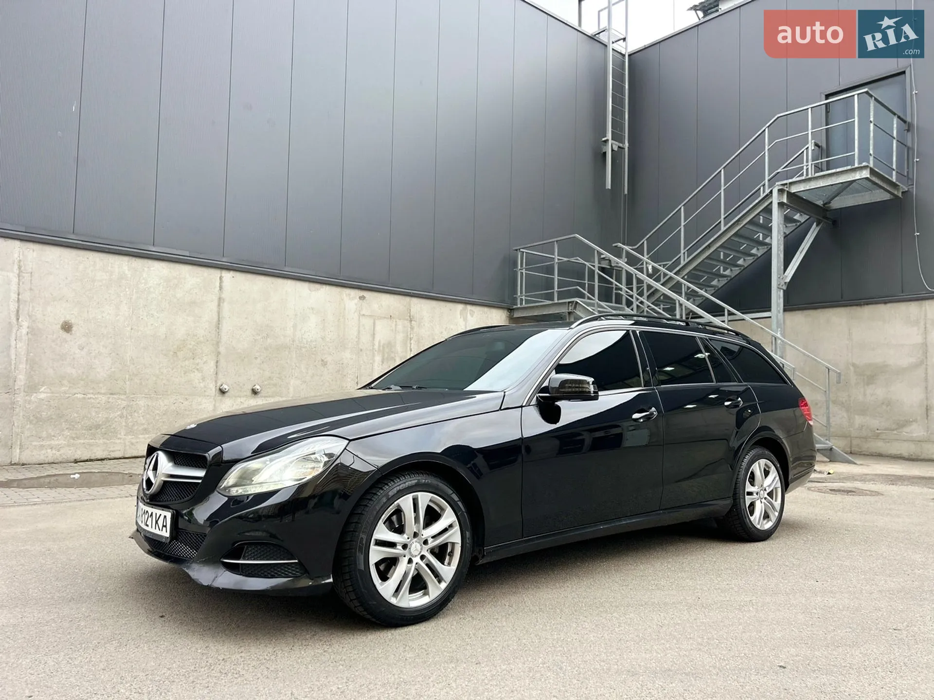 Mercedes-Benz E-Class 2011 VIN WDD2122051A482391 фото оголошення 3 з 6