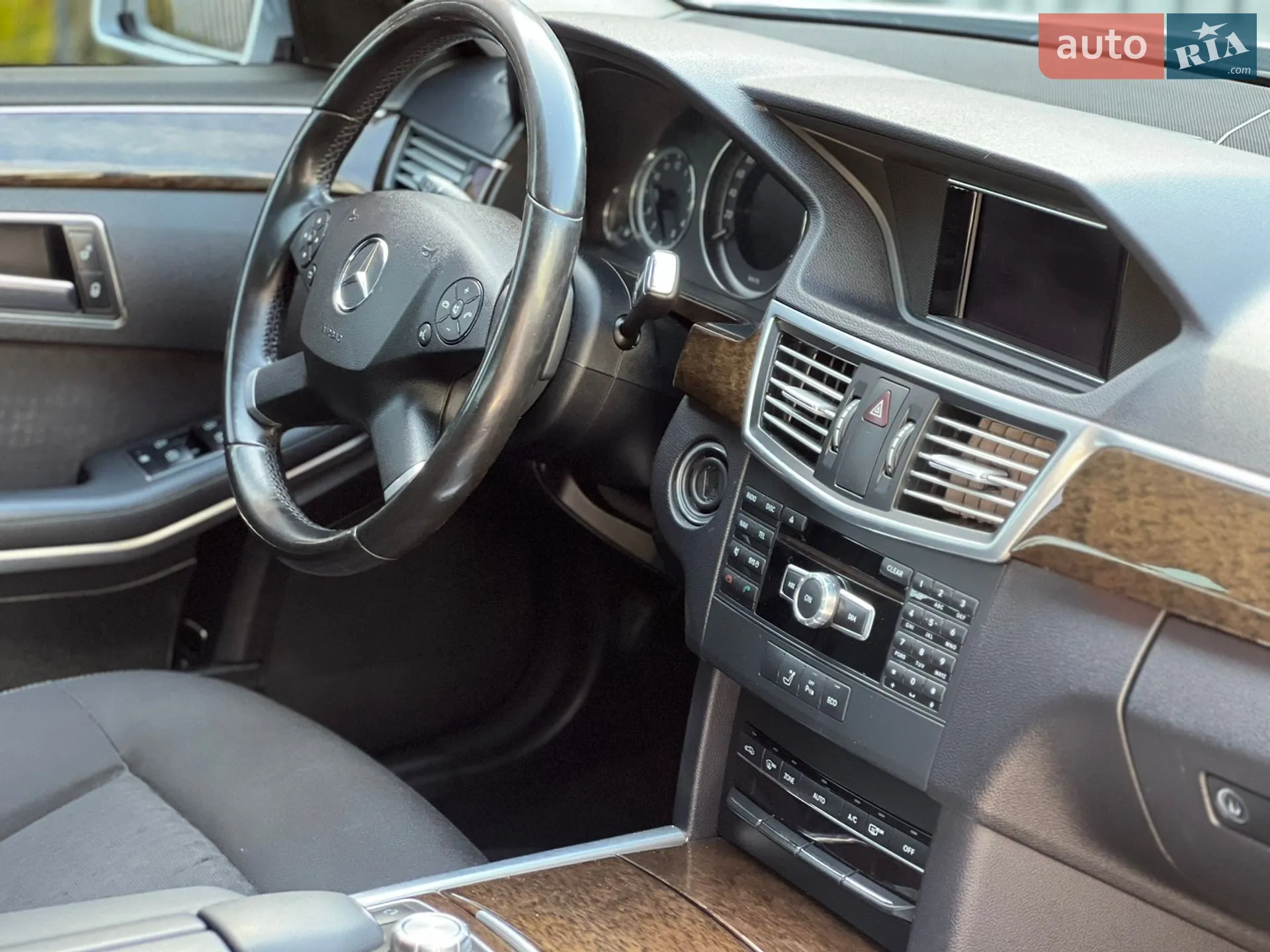 2013 Mercedes-Benz E-klasse - мініатюра 24
