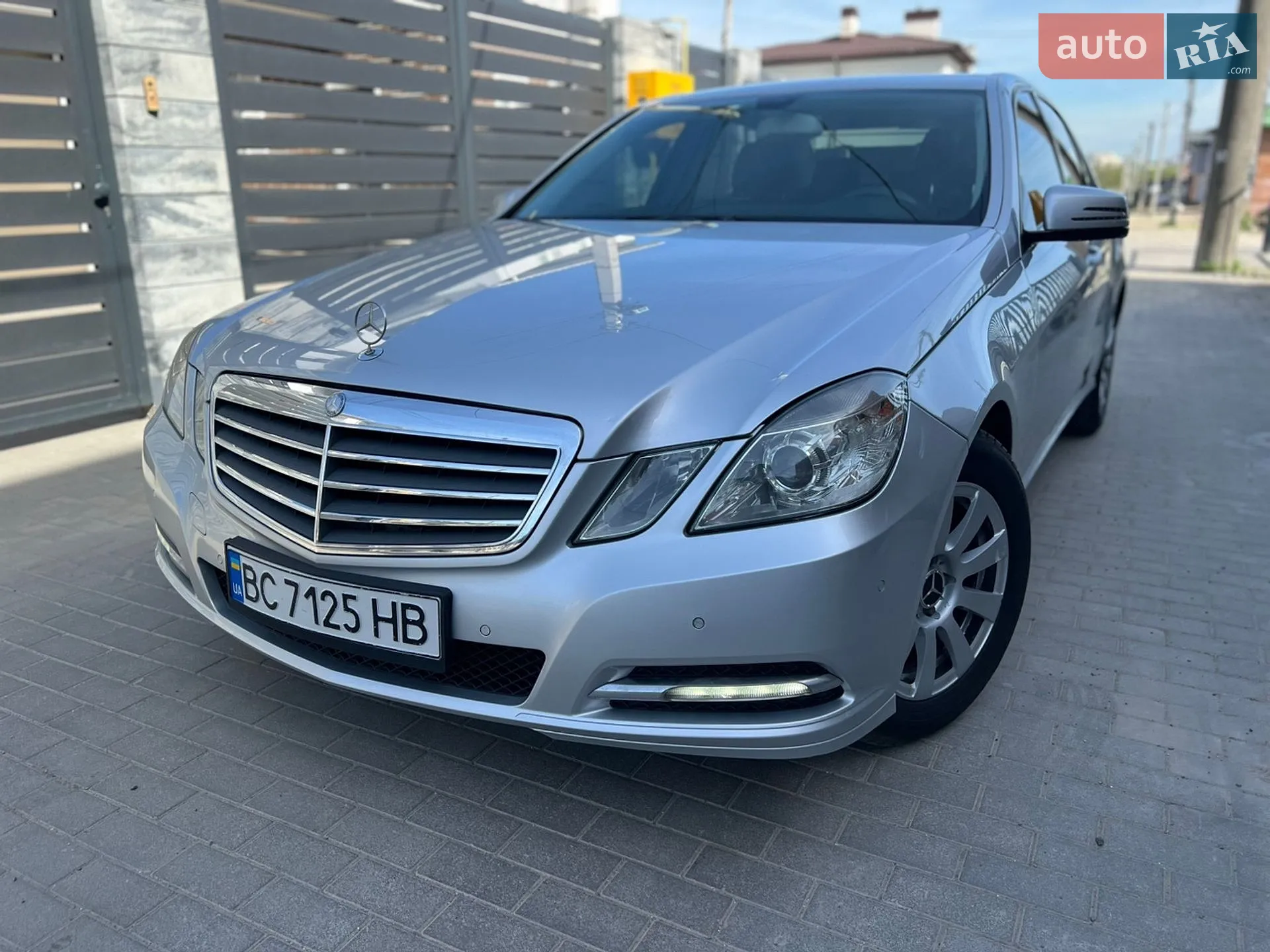 2013 Mercedes-Benz E-klasse - мініатюра 32