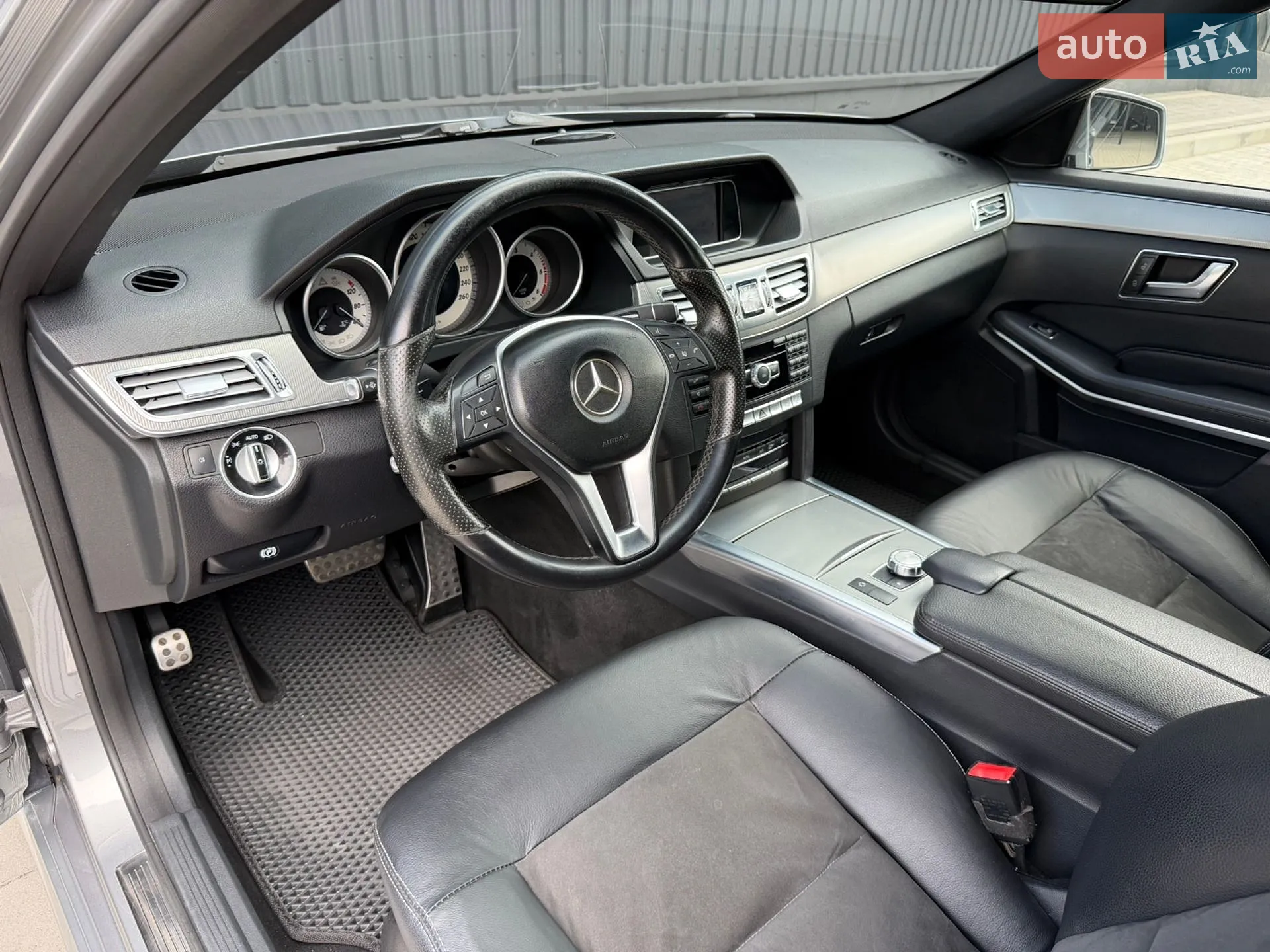 2014 Mercedes-Benz E-klasse - мініатюра 32