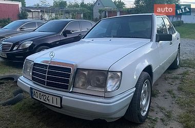 Седан Mercedes-Benz E-Class 1993 в Виноградові