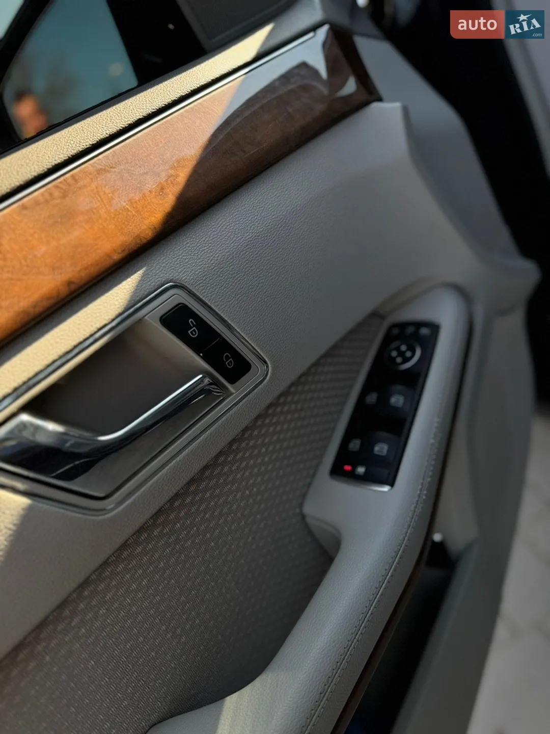 2011 Mercedes-Benz E-klasse - мініатюра 32