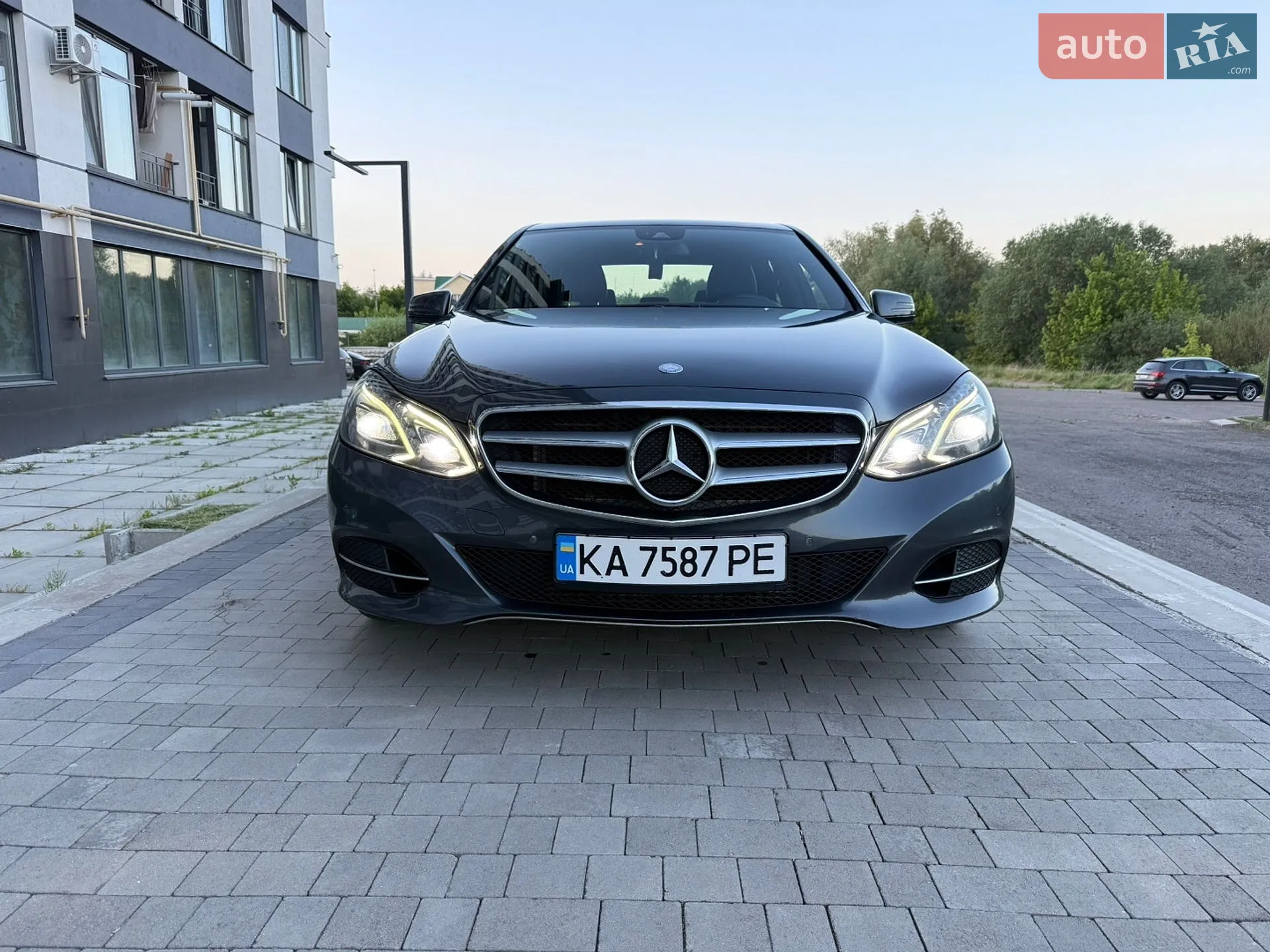 2013 Mercedes-Benz E-klasse - мініатюра 3