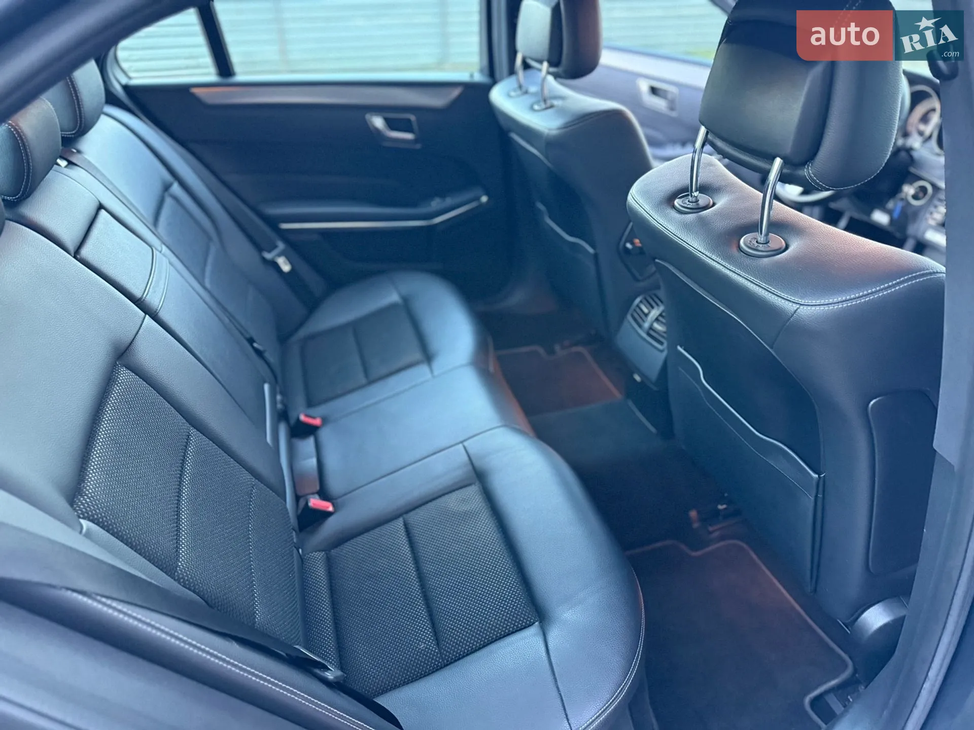 2013 Mercedes-Benz E-klasse - мініатюра 31