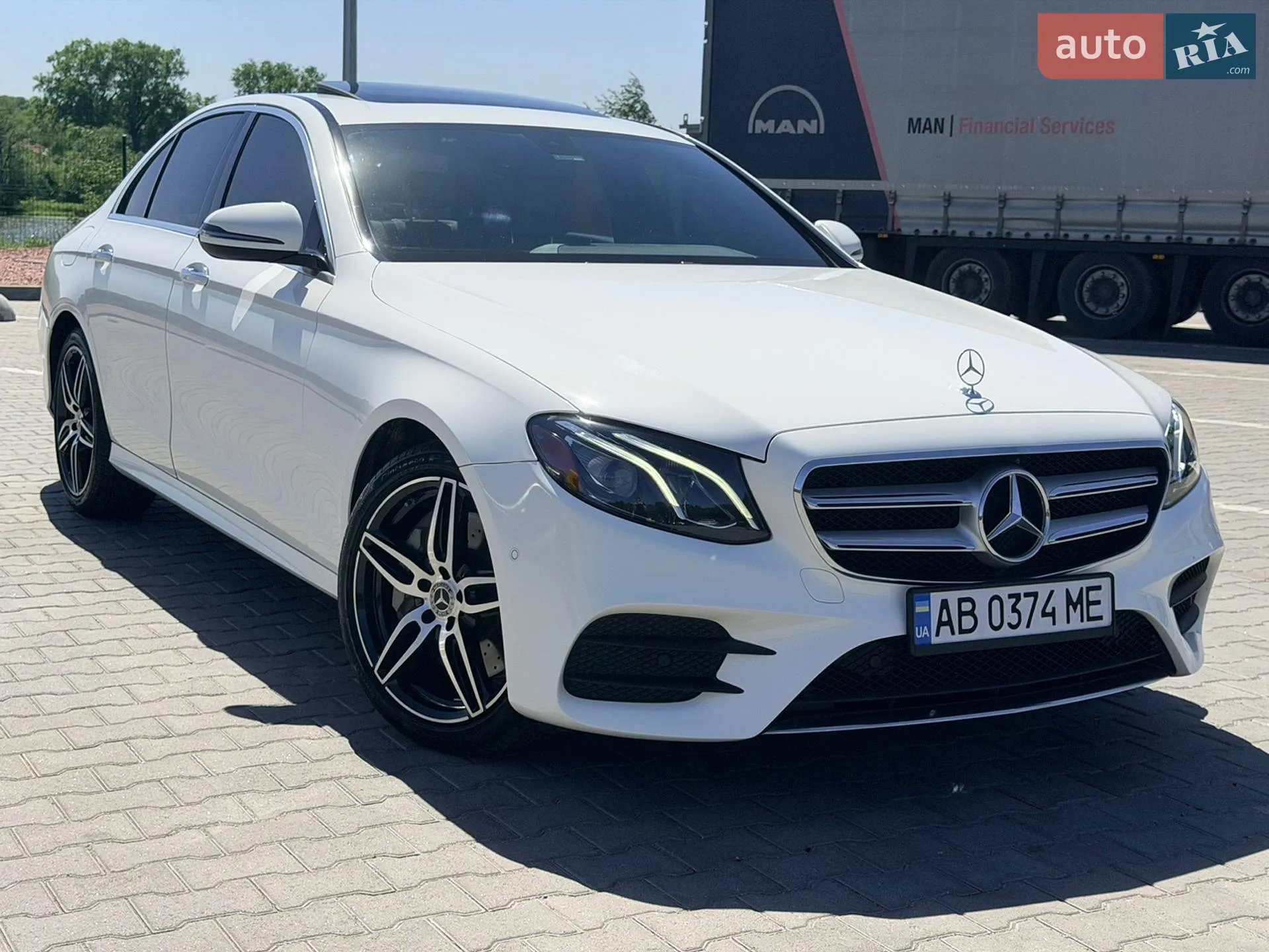 2017 Mercedes-Benz E-klasse - фото 1