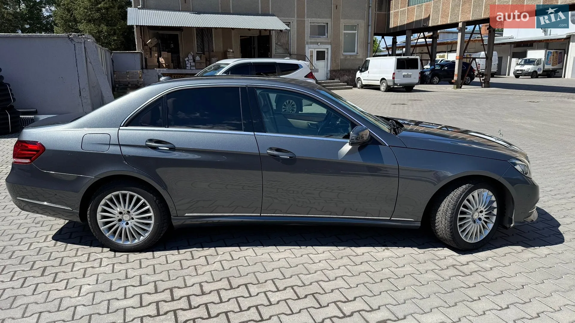 2013 Mercedes-Benz E-klasse - мініатюра 36