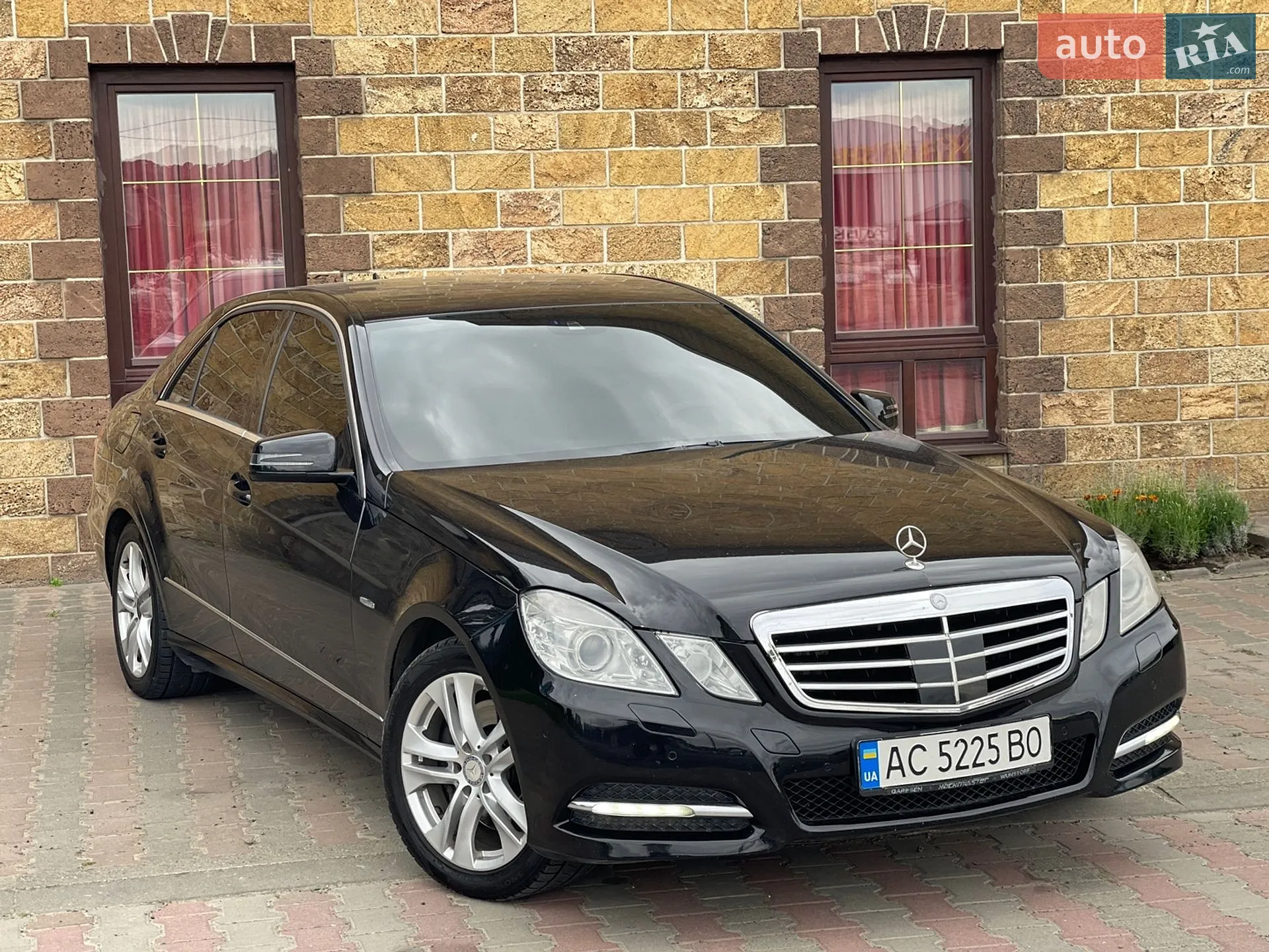 2011 Mercedes-Benz E-klasse - мініатюра 3