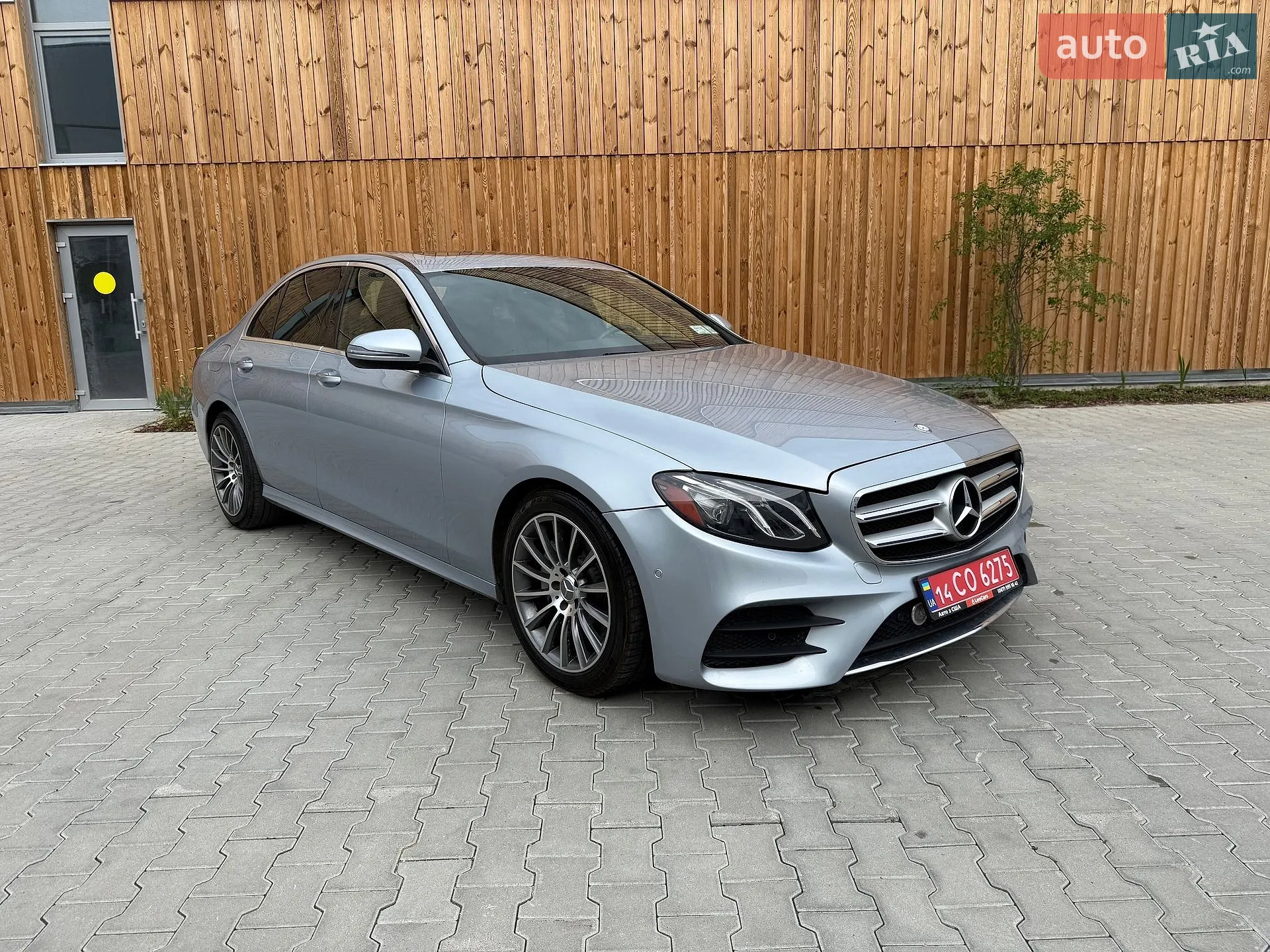 2017 Mercedes-Benz E-klasse - фото 1