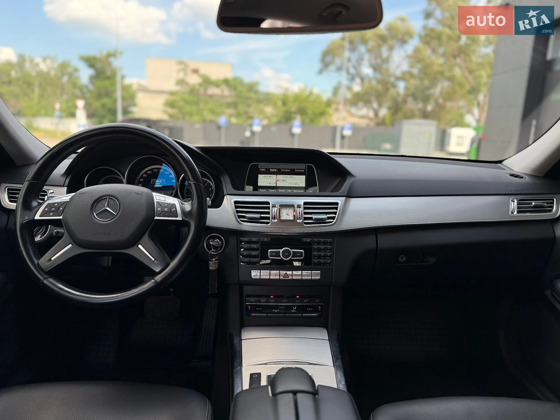 2013 Mercedes-Benz E-klasse - мініатюра 21