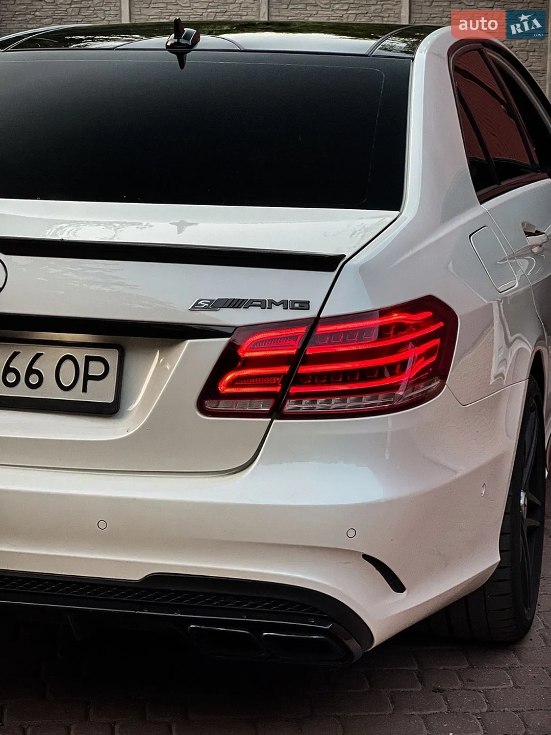 Mercedes-Benz E-Class 2015 VIN WDDHF7GB1GB278914 фото оголошення 10 з 26