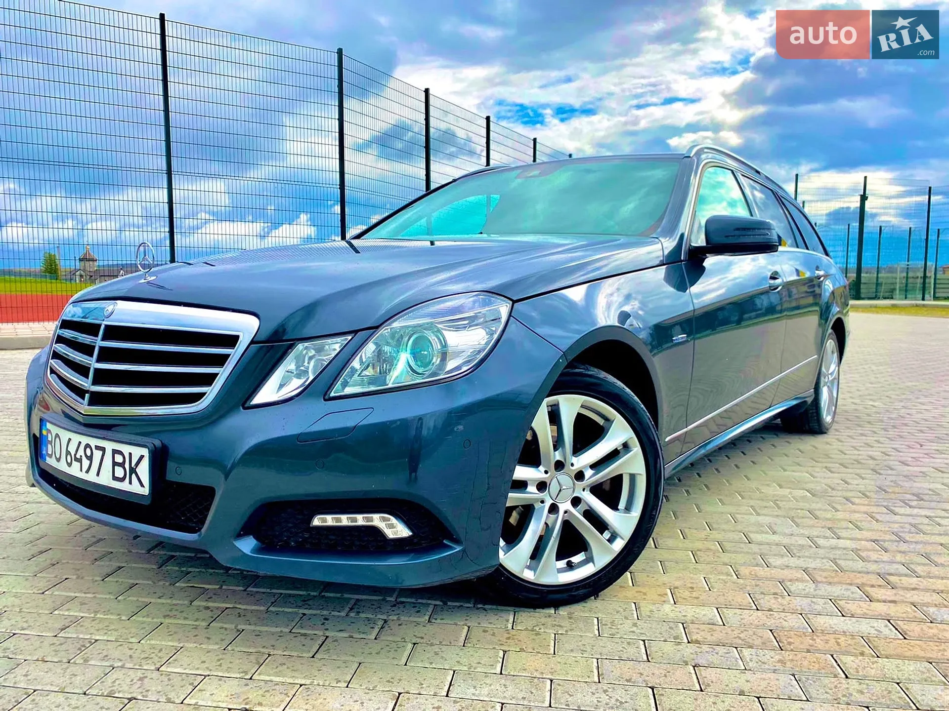 2010 Mercedes-Benz E-klasse - мініатюра 3