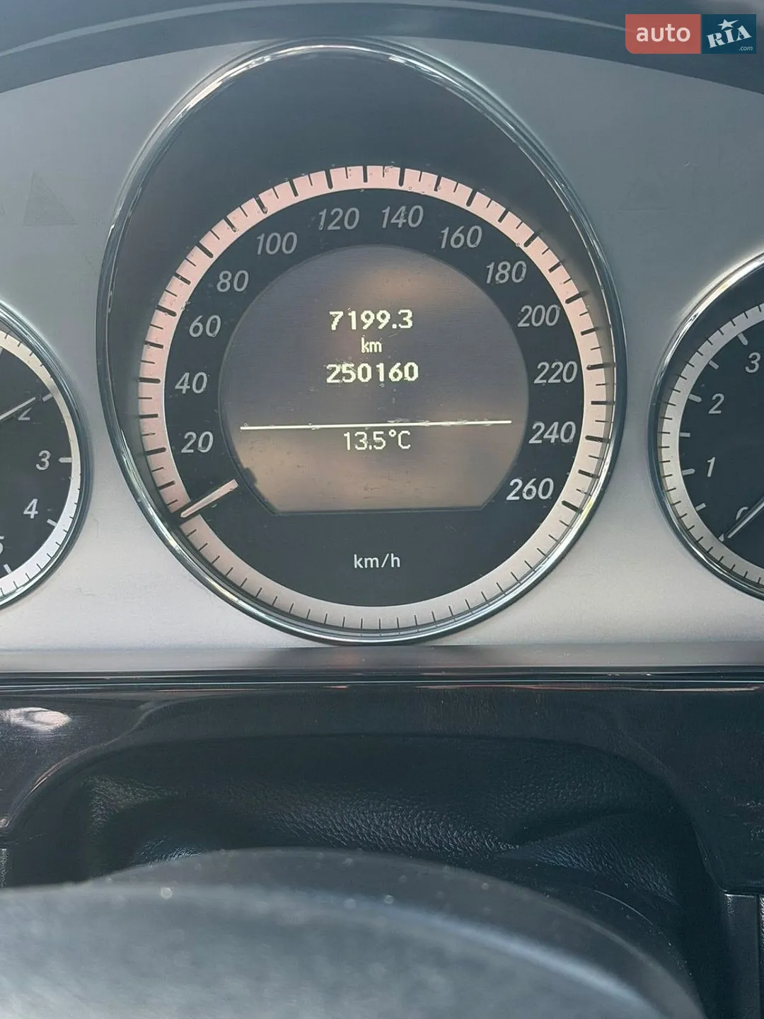 2010 Mercedes-Benz E-klasse - мініатюра 3