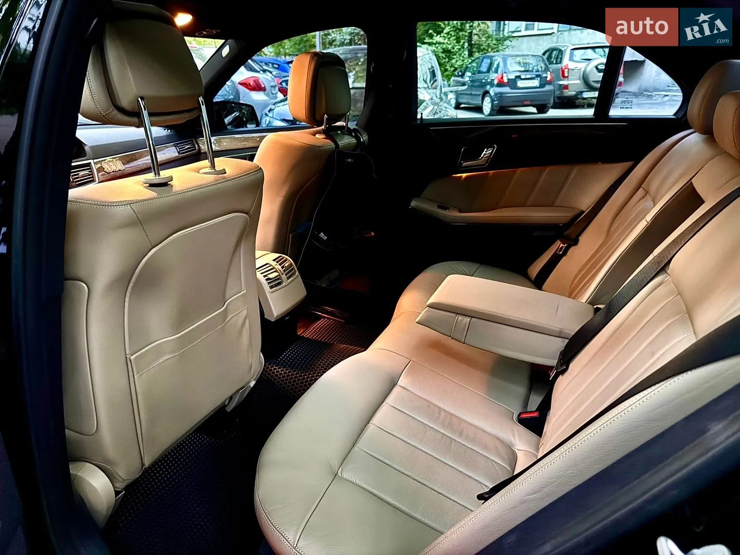 2010 Mercedes-Benz E-klasse - мініатюра 8