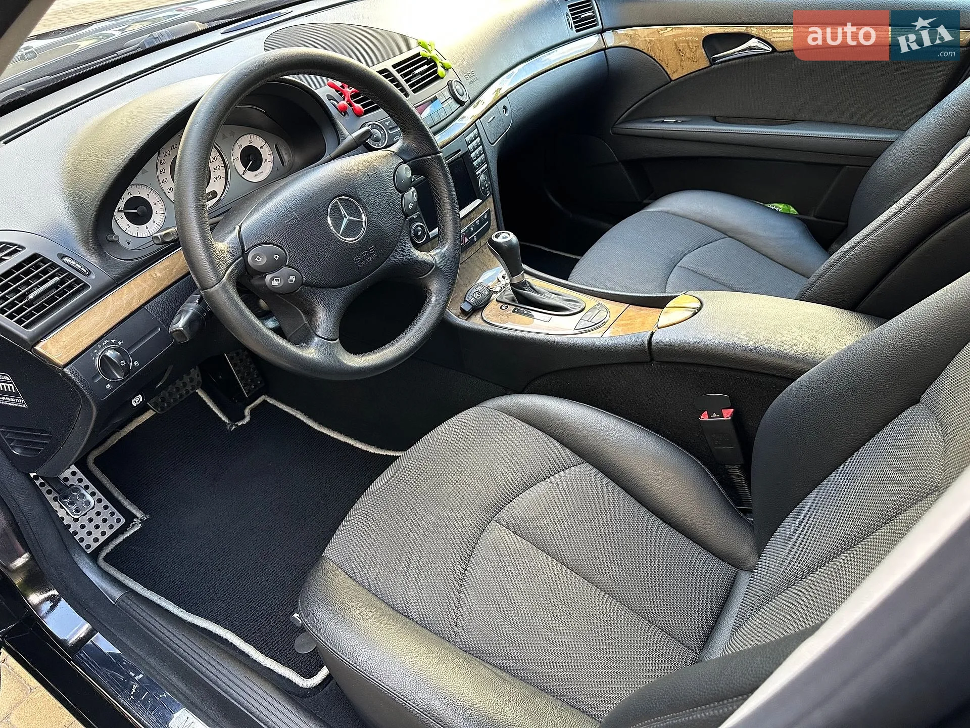 Mercedes-Benz E-Class 2009 VIN WDB2112081B442915 фото оголошення 24 з 72