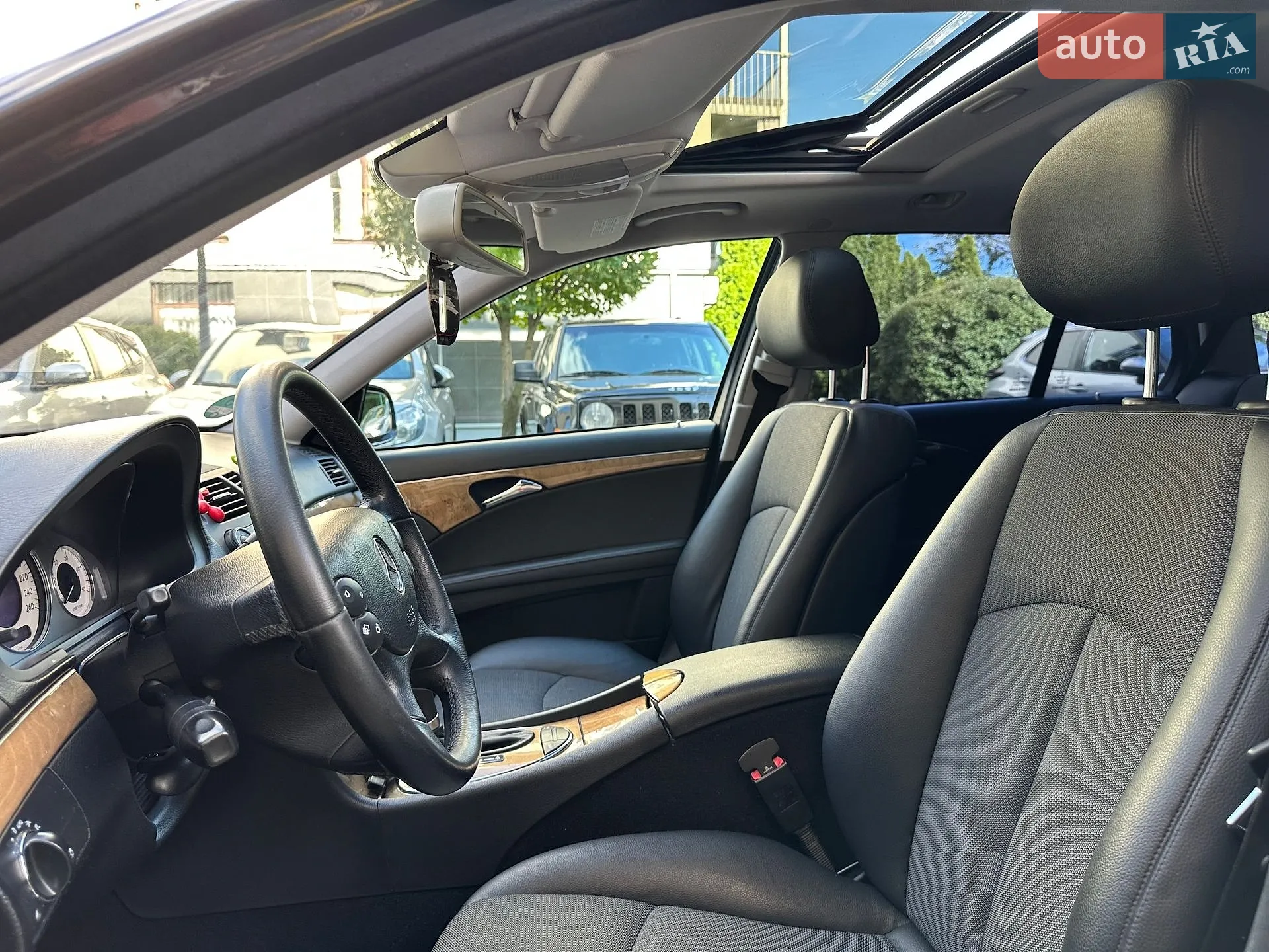 Mercedes-Benz E-Class 2009 VIN WDB2112081B442915 фото оголошення 26 з 72