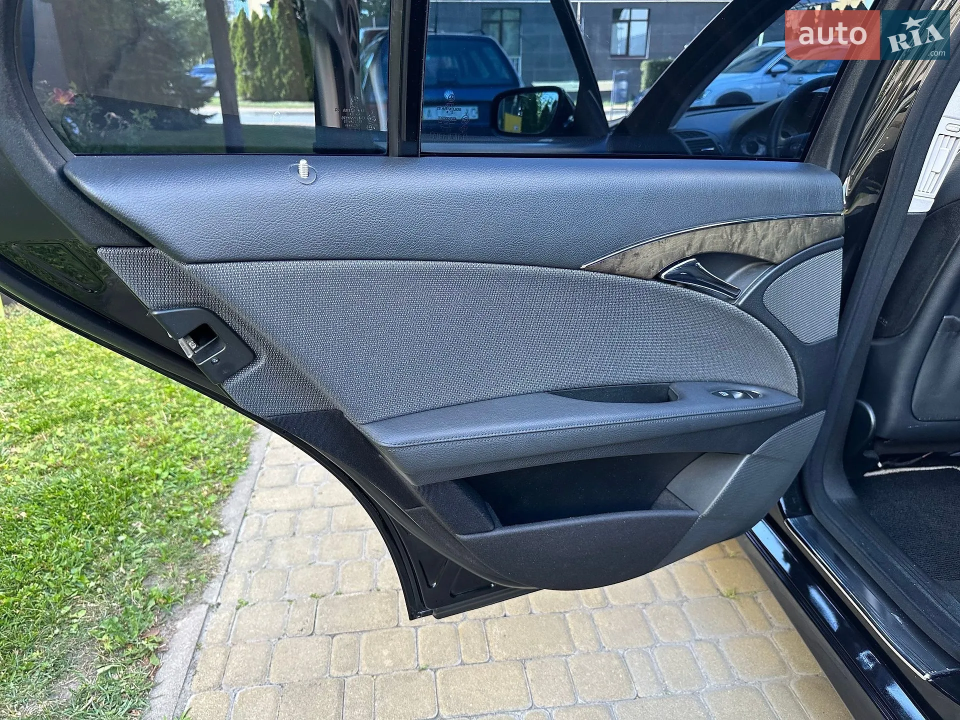 Mercedes-Benz E-Class 2009 VIN WDB2112081B442915 фото оголошення 37 з 72