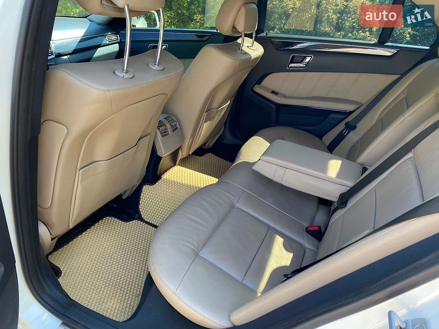 2010 Mercedes-Benz E-klasse - мініатюра 19