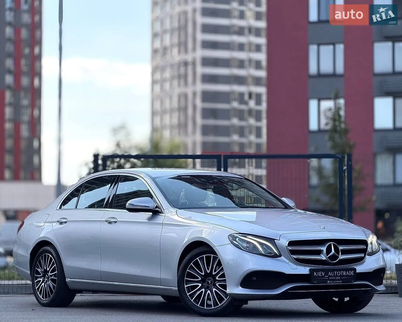 2016 Mercedes-Benz E-klasse - фото 1