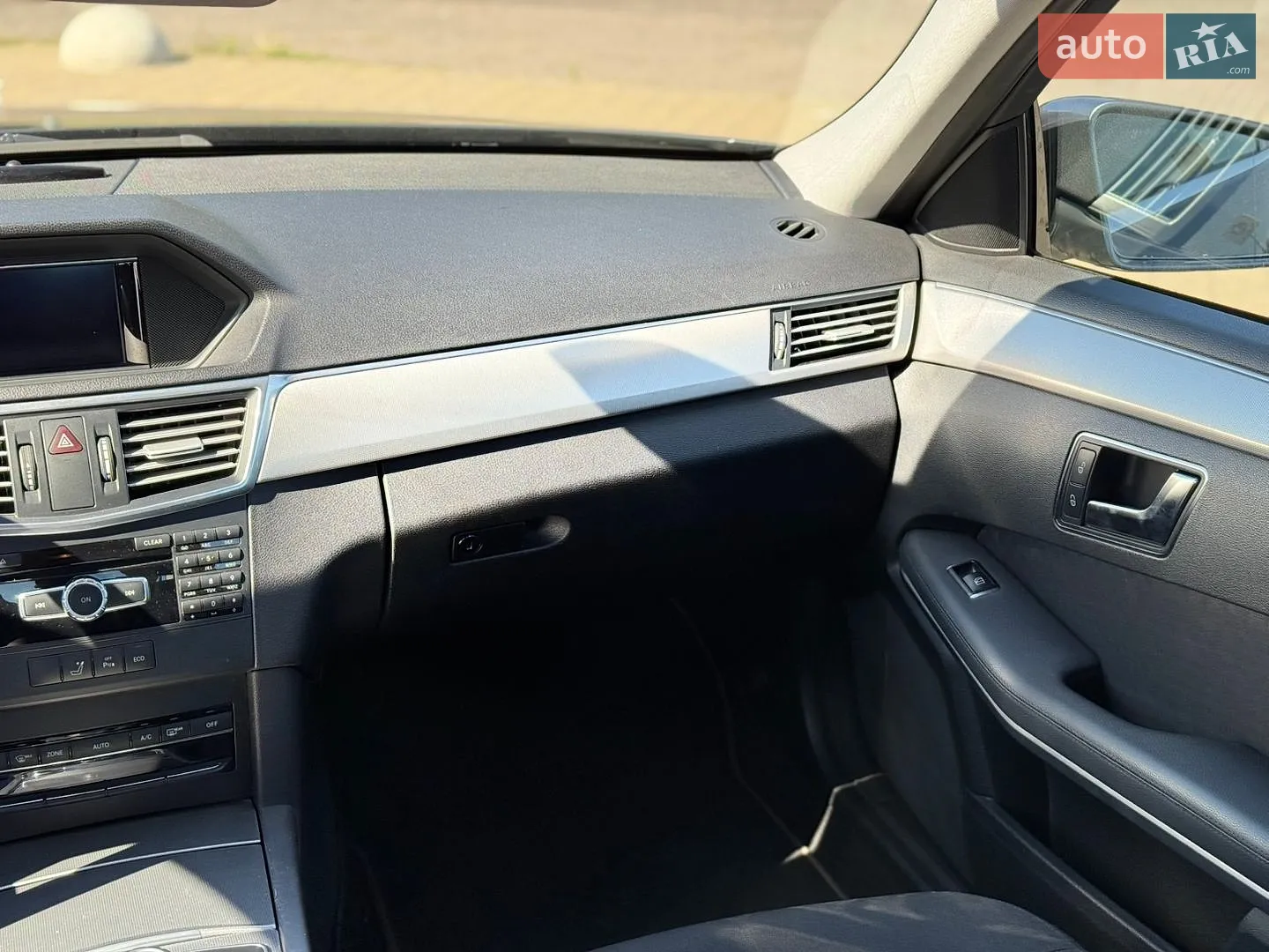 2012 Mercedes-Benz E-klasse - мініатюра 23