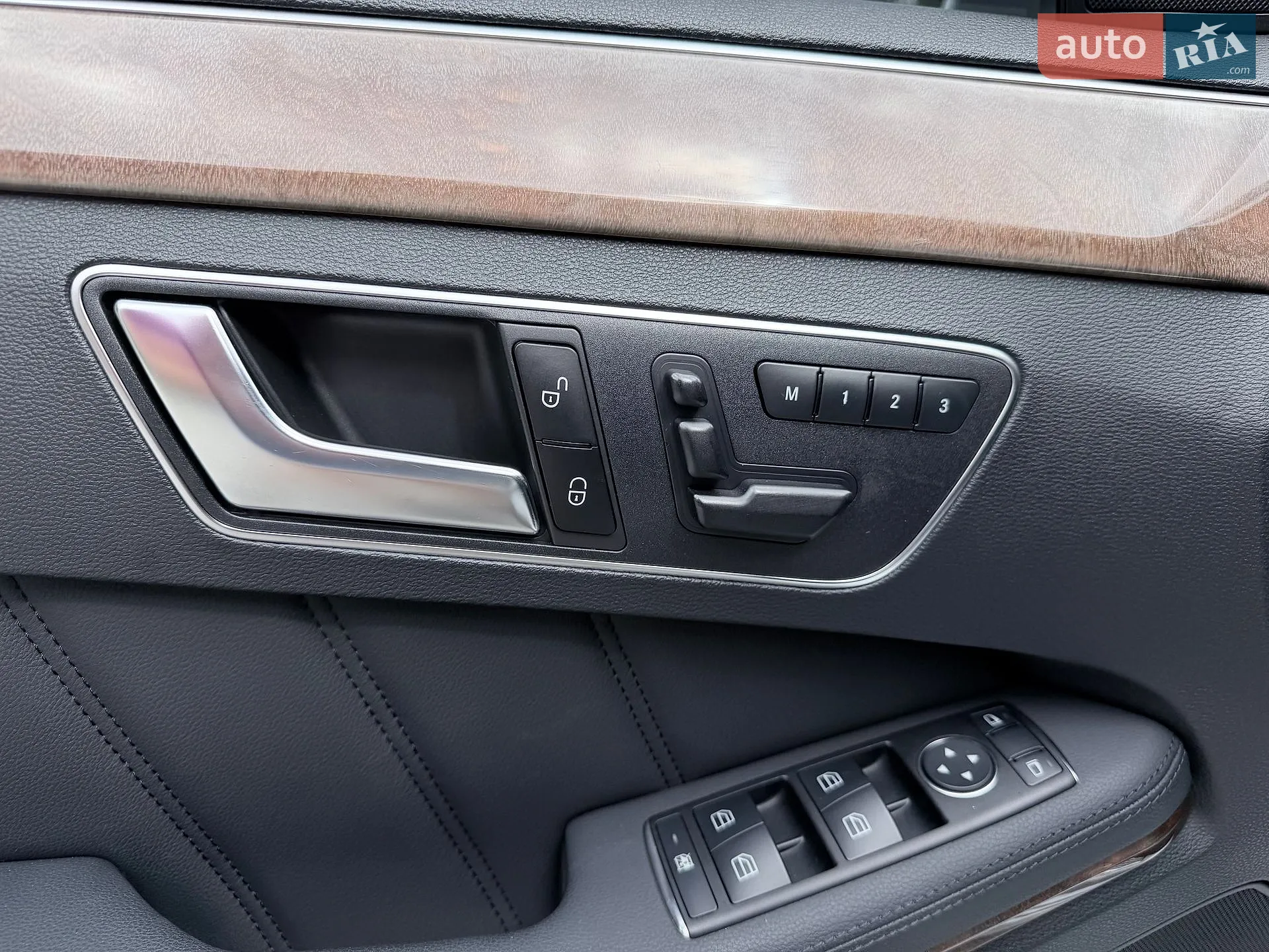 2012 Mercedes-Benz E-klasse - мініатюра 28