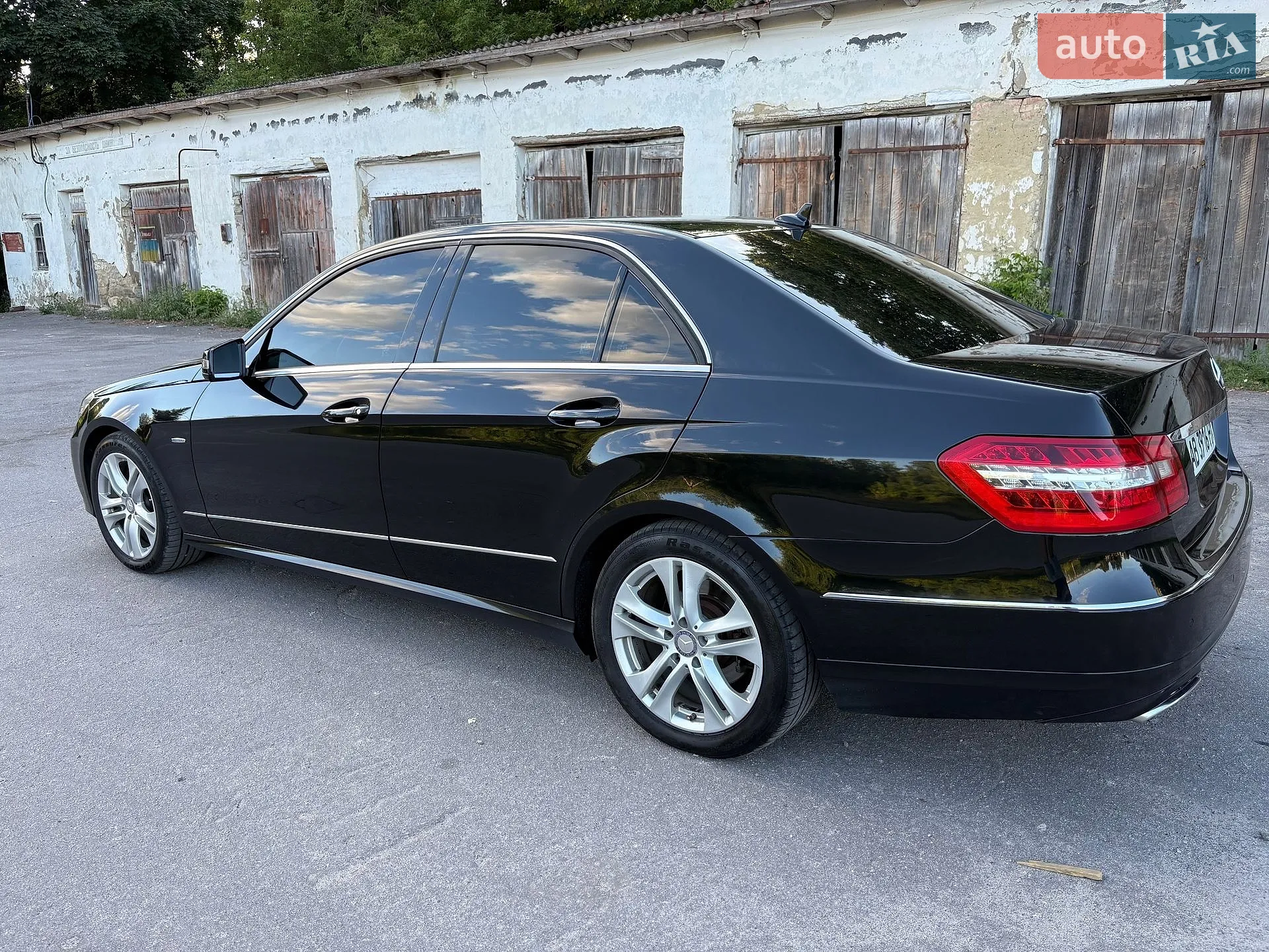 2011 Mercedes-Benz E-klasse - мініатюра 2