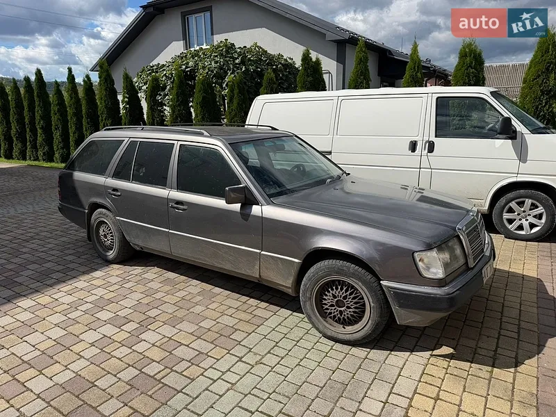 Mercedes-Benz E-Class 1990