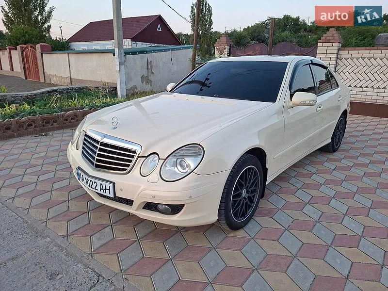 Mercedes-Benz E-Class 2008