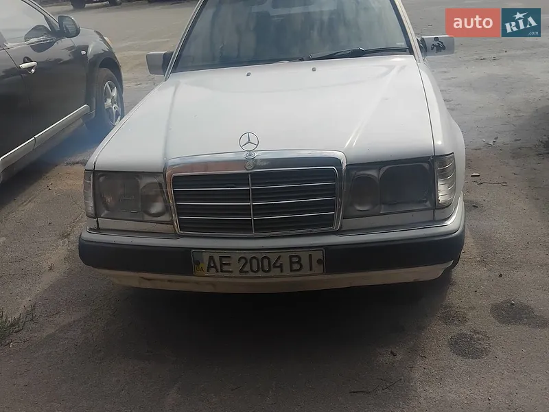 Mercedes-Benz E-Class 1992