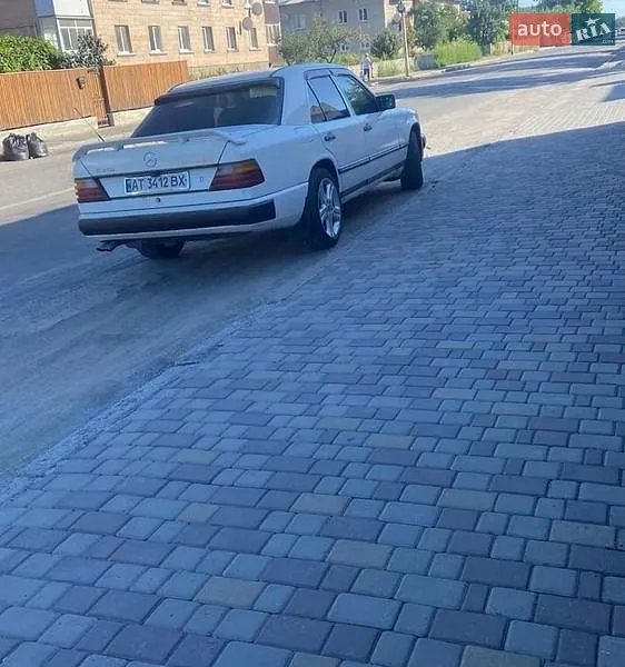 Mercedes-Benz E-Class 1985