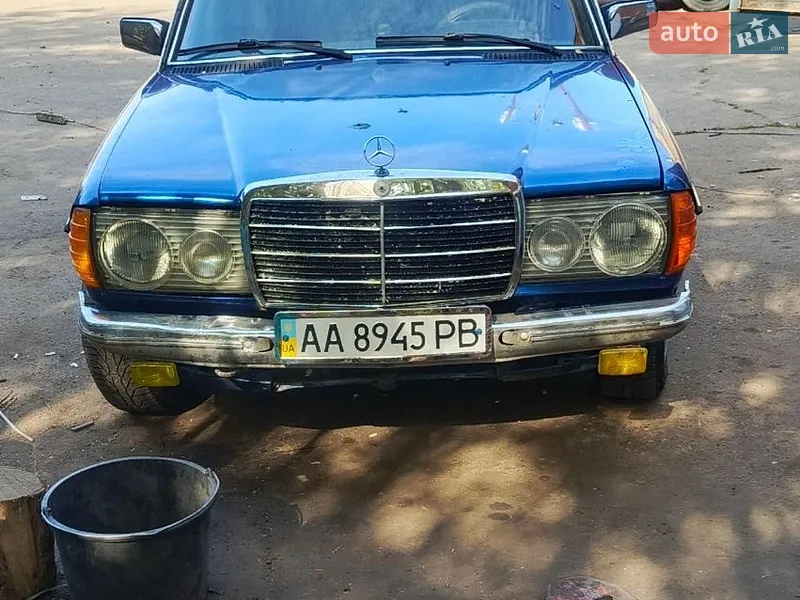 Mercedes-Benz E-Class 1982
