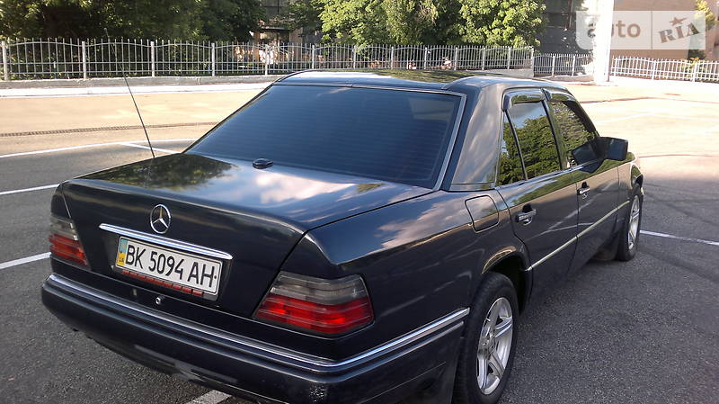 Седан Mercedes-Benz E-Class 1995 в Кропивницькому