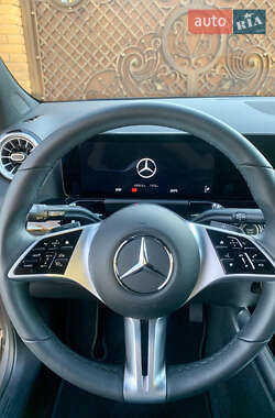 Позашляховик / Кросовер Mercedes-Benz EQA 2024 в 