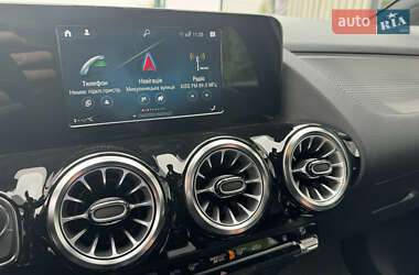 Хетчбек Mercedes-Benz EQA 2021 в 
