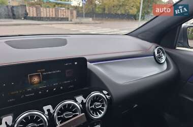 Хэтчбек Mercedes-Benz EQA 2021 в 