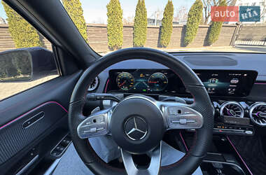 Позашляховик / Кросовер Mercedes-Benz EQB 2022 в 