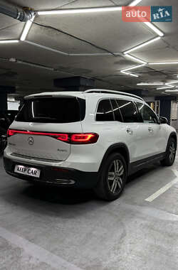 Позашляховик / Кросовер Mercedes-Benz EQB 2023 в 