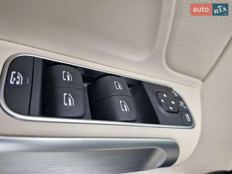 Внедорожник / Кроссовер Mercedes-Benz EQB 2023 в Ужгороде