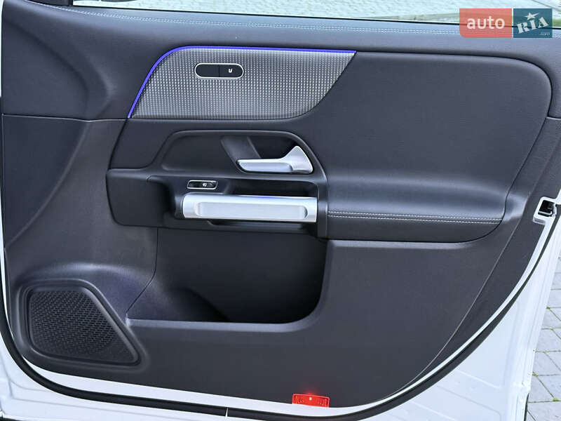 Внедорожник / Кроссовер Mercedes-Benz EQB 2023 в Ровно