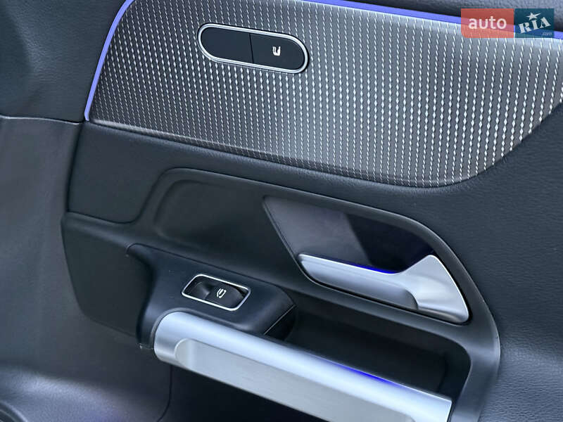 Внедорожник / Кроссовер Mercedes-Benz EQB 2023 в Ровно