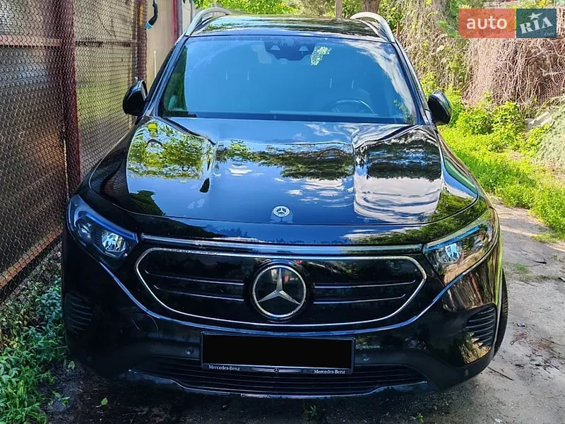Mercedes-Benz EQB