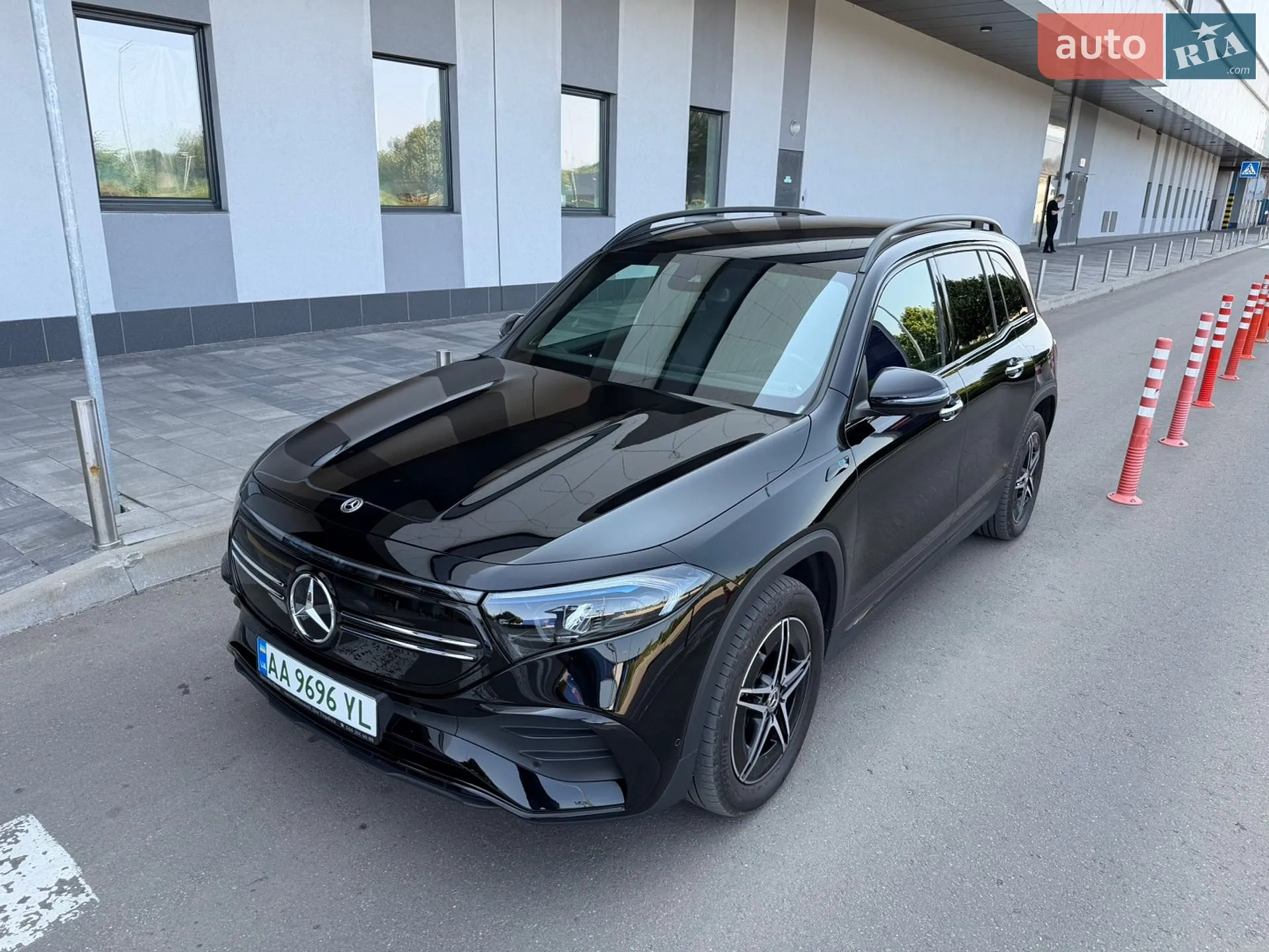 2022 Mercedes-Benz EQB - фото 1