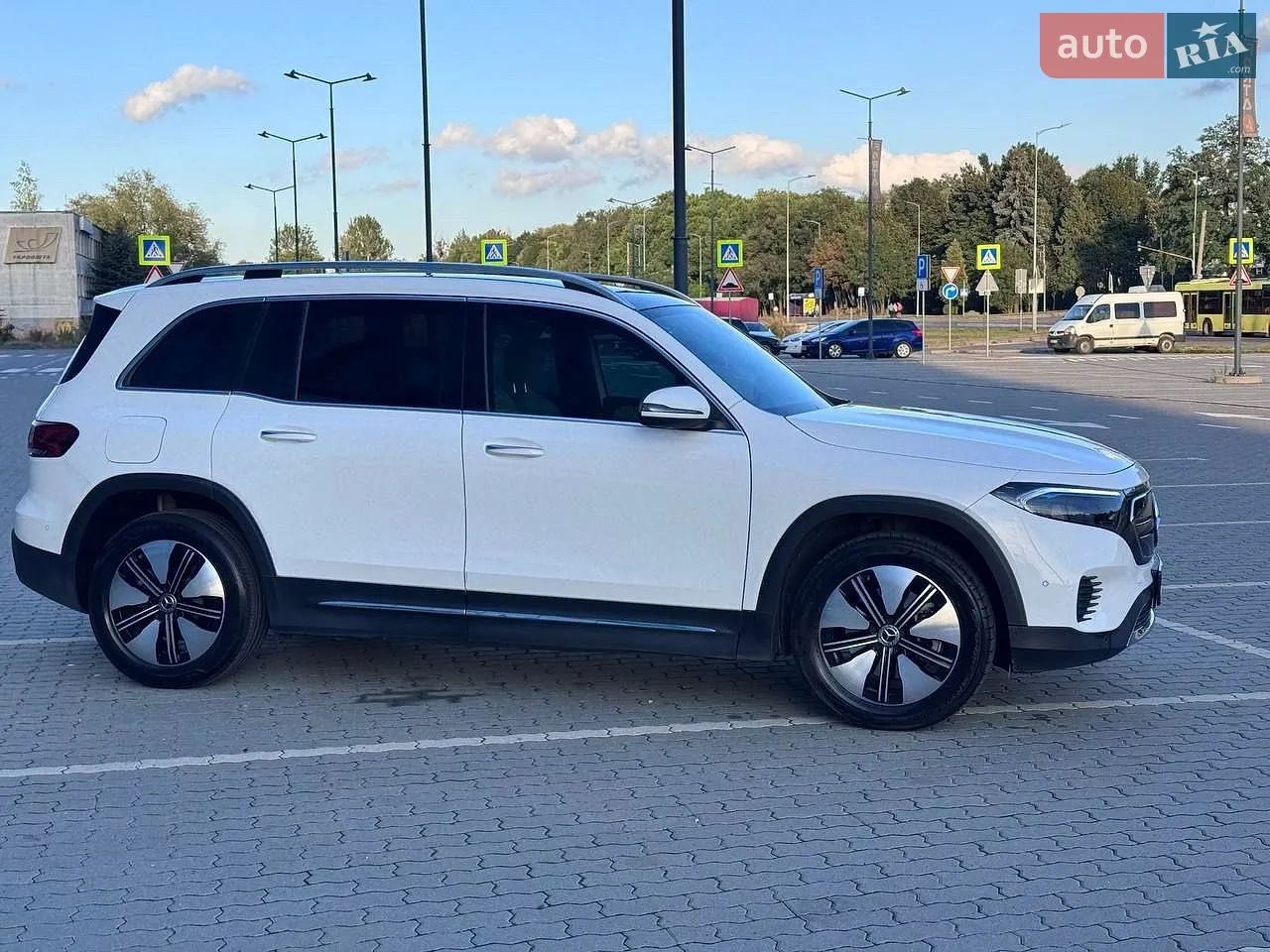 2022 Mercedes-Benz EQB - мініатюра 8
