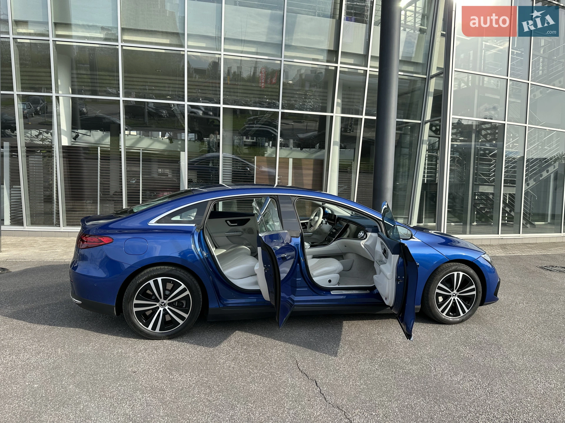 2022 Mercedes-Benz EQE - мініатюра 12