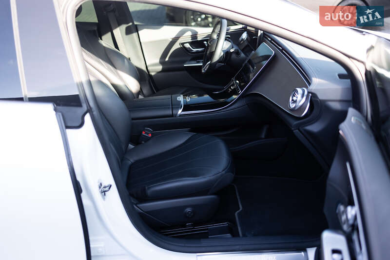 Седан Mercedes-Benz EQE 2022 в Тернополі